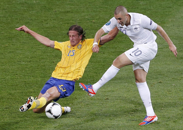 相比之下 相比之下